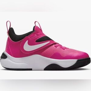 Nike Kids Sneakers in Fuchsia and Black
